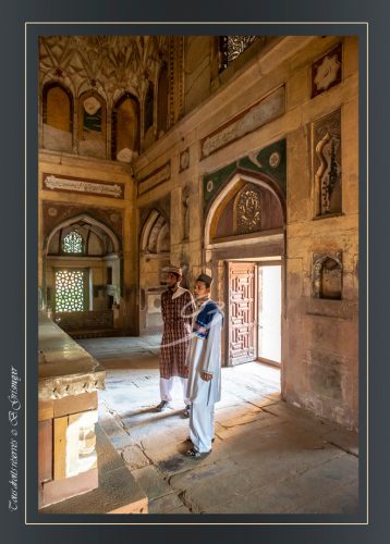 Entrée du tombeau de Khusro Mirza