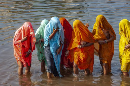 Femmes-drapees