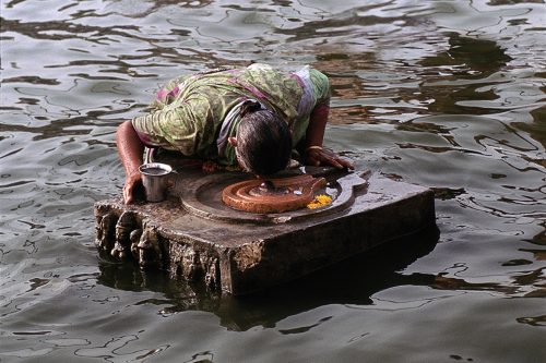 Puja du lingam de Shiva