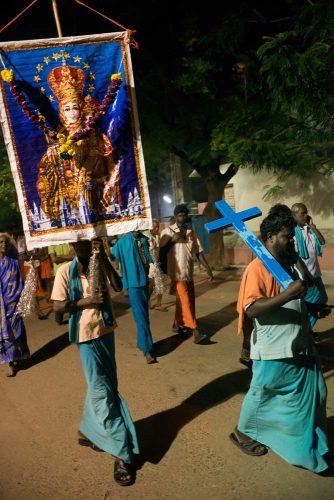 Procession nocturne de la Vierge
