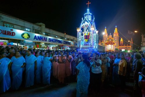 Procession de nuit