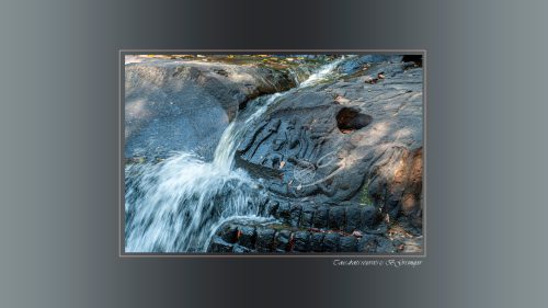 15-Stung-Kbal-Spean-Stung-Kbal-Spean-Vishnu-sculpture-dans-le-lit-de-la-riviere-DSC1121