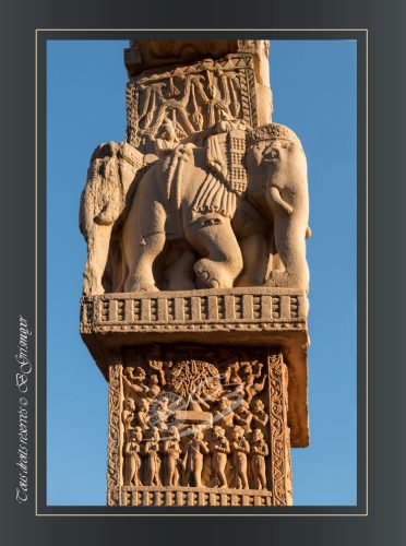 159-Torana-Est-SANCHI-Hommage-du-roi-Suddhodana-au-Bouddha