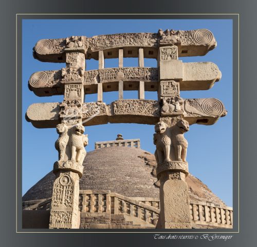 193-TORANA-SUD-SANCHI-Le-roi-Ashoka-visite-Ramagrama