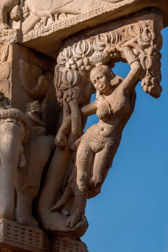 Yakshi - Nymphe appelée aussi Tribhanga